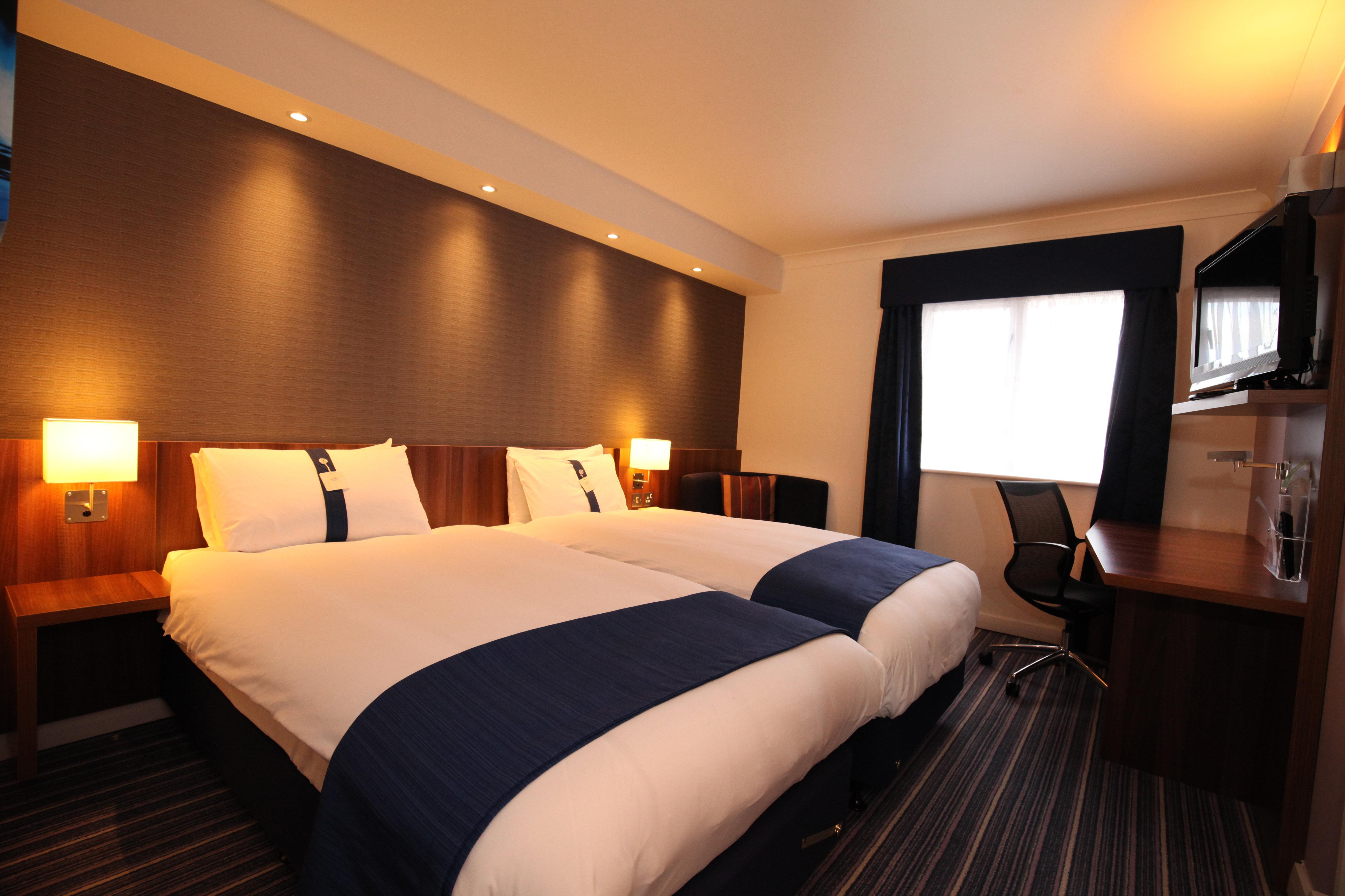 Holiday Inn Express London Gatwick Crawley, An Ihg Hotel Kültér fotó