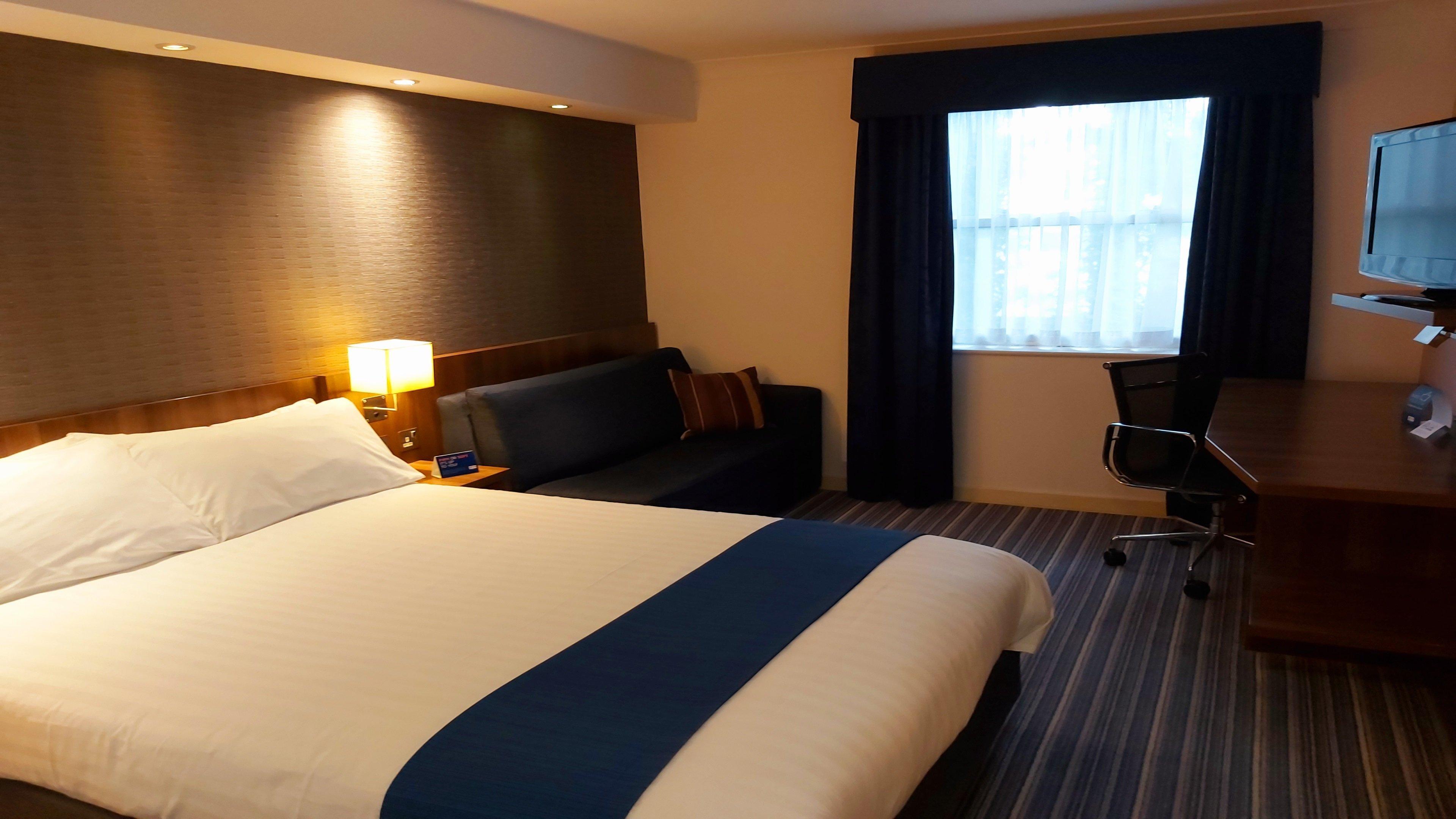 Holiday Inn Express London Gatwick Crawley, An Ihg Hotel Kültér fotó