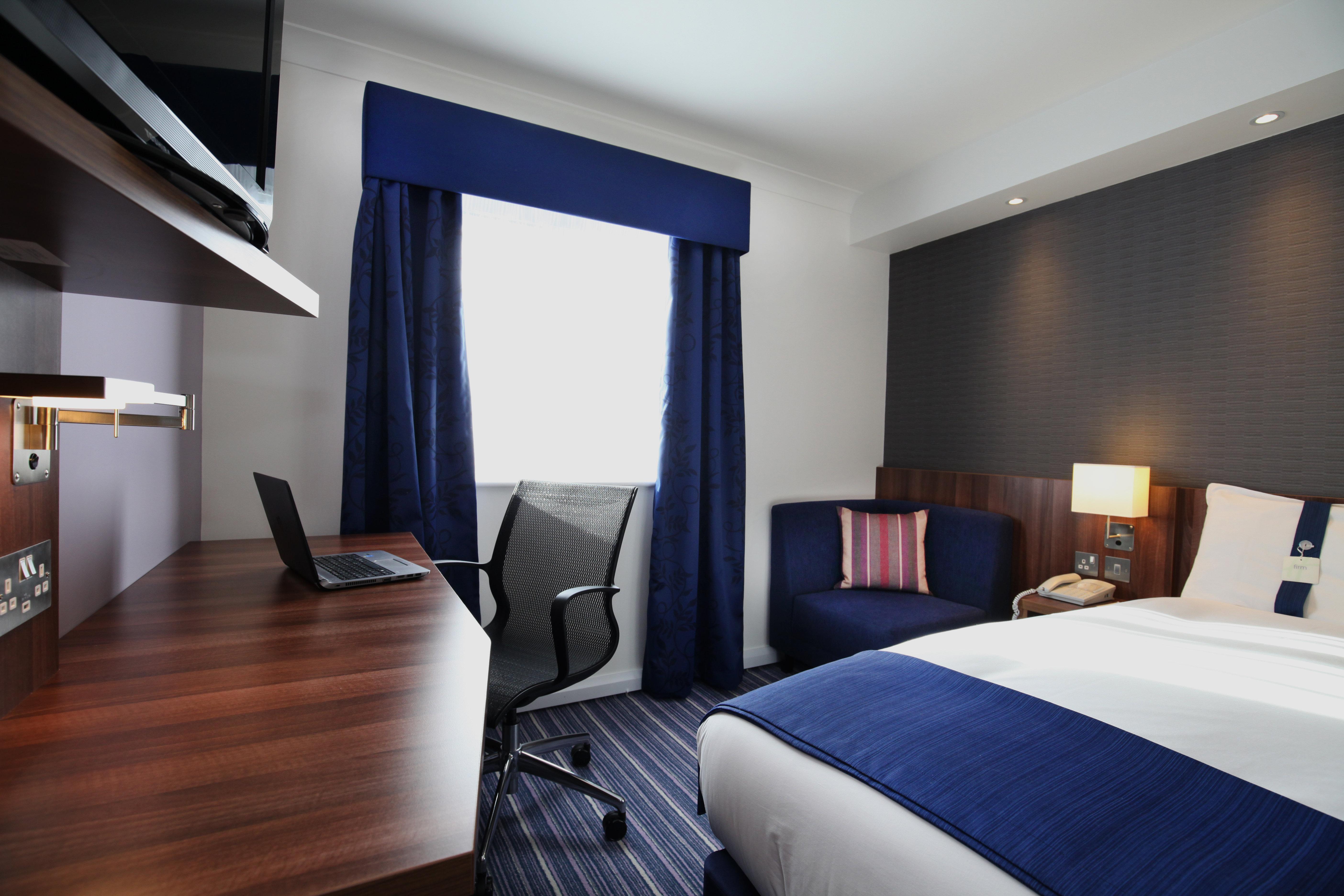 Holiday Inn Express London Gatwick Crawley, An Ihg Hotel Kültér fotó