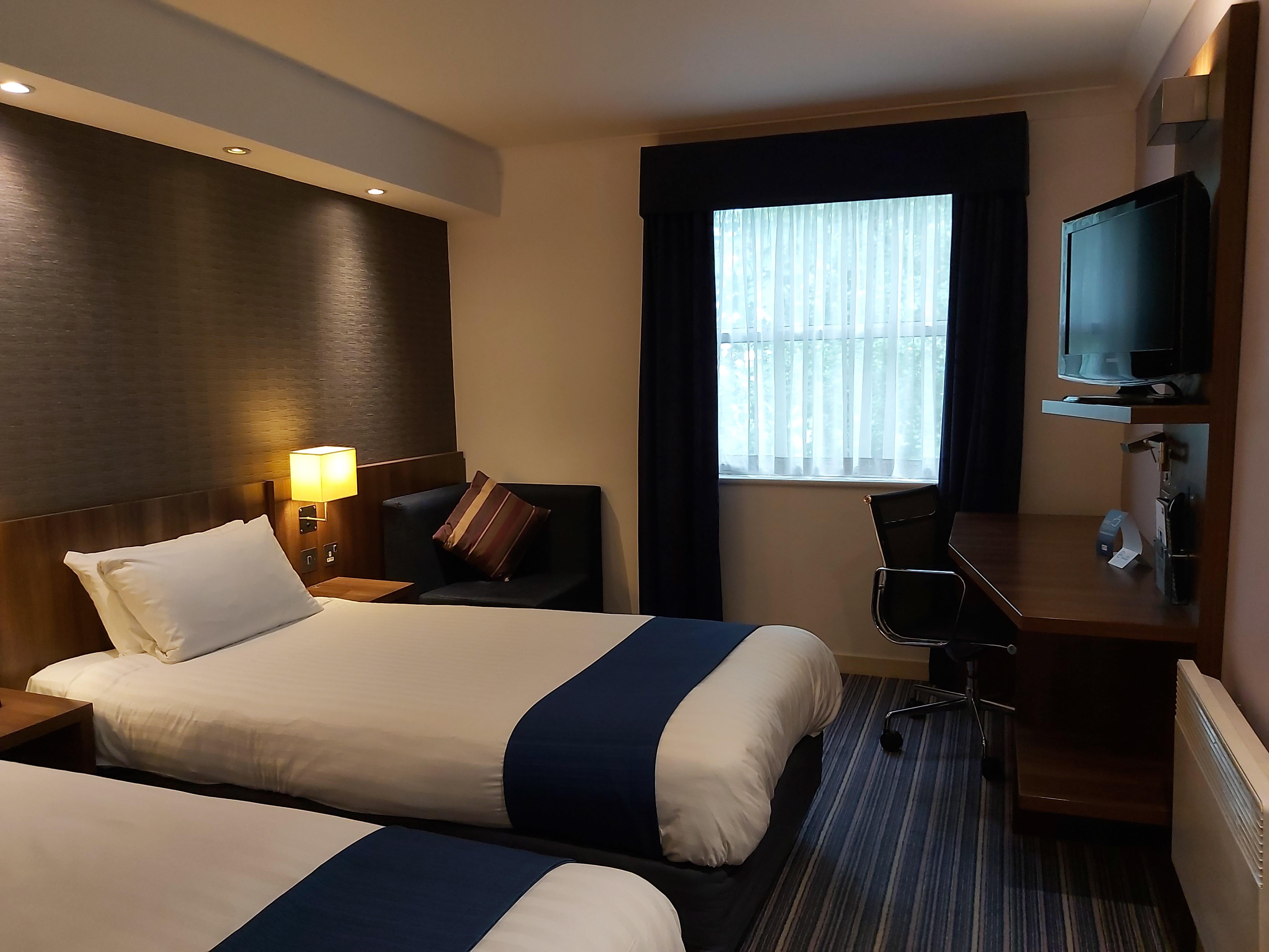 Holiday Inn Express London Gatwick Crawley, An Ihg Hotel Kültér fotó