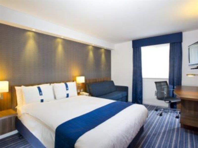 Holiday Inn Express London Gatwick Crawley, An Ihg Hotel Kültér fotó