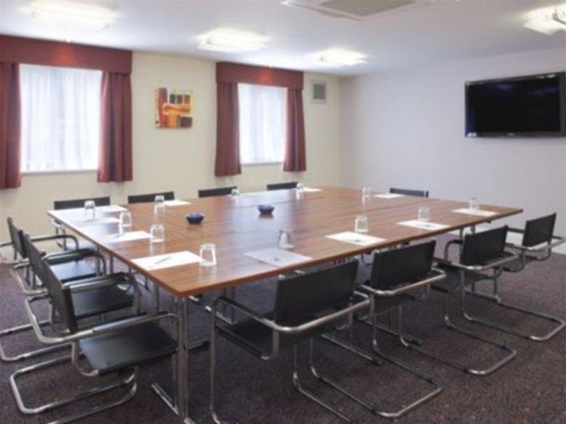 Holiday Inn Express London Gatwick Crawley, An Ihg Hotel Kültér fotó