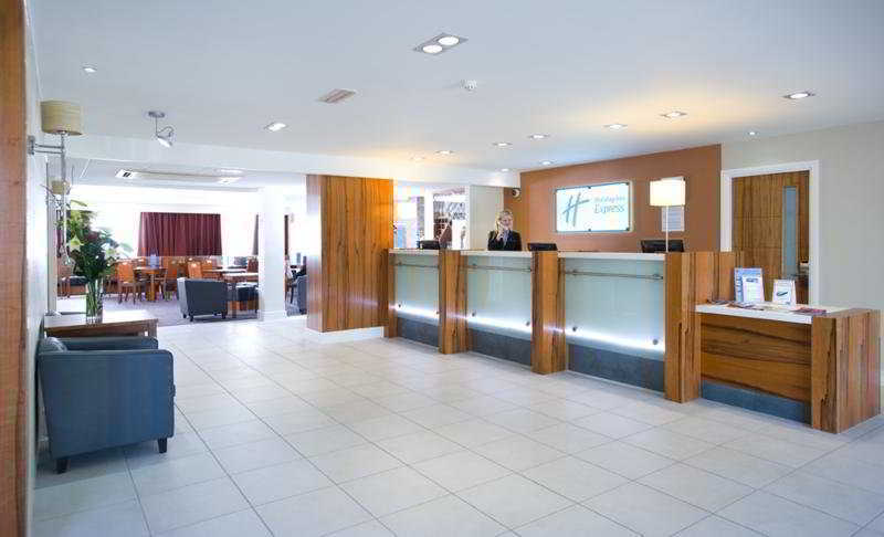 Holiday Inn Express London Gatwick Crawley, An Ihg Hotel Kültér fotó