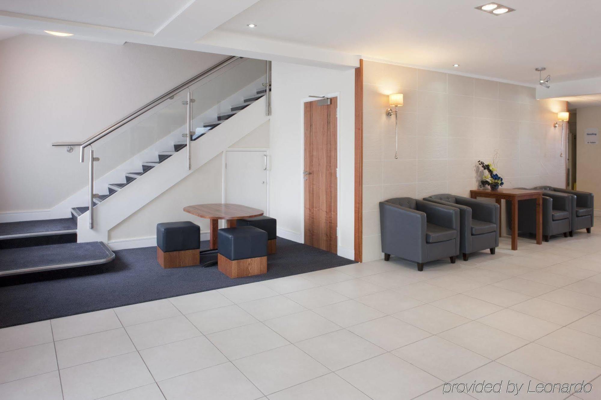Holiday Inn Express London Gatwick Crawley, An Ihg Hotel Kültér fotó